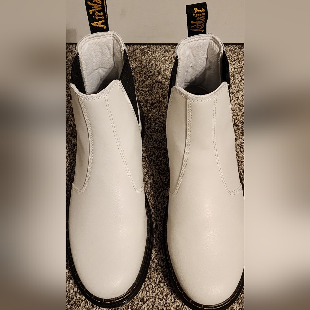 Dr Martens Dorrian Boots - Picture 3 of 9